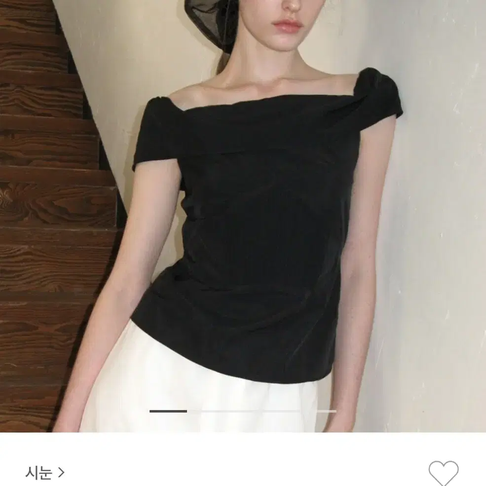 시눈 sinoon off-shoulder pintuck blouse