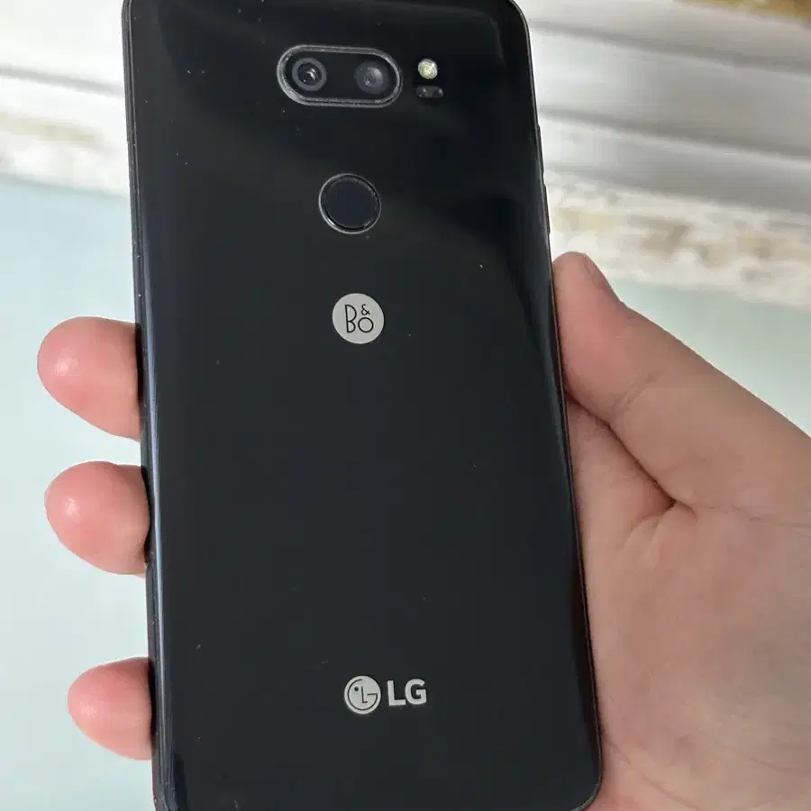 LG V30