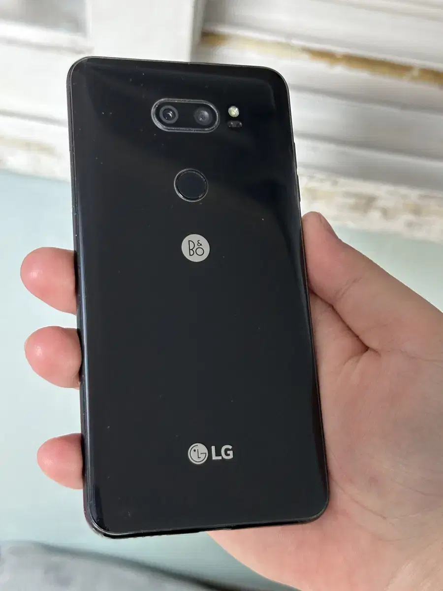 LG V30