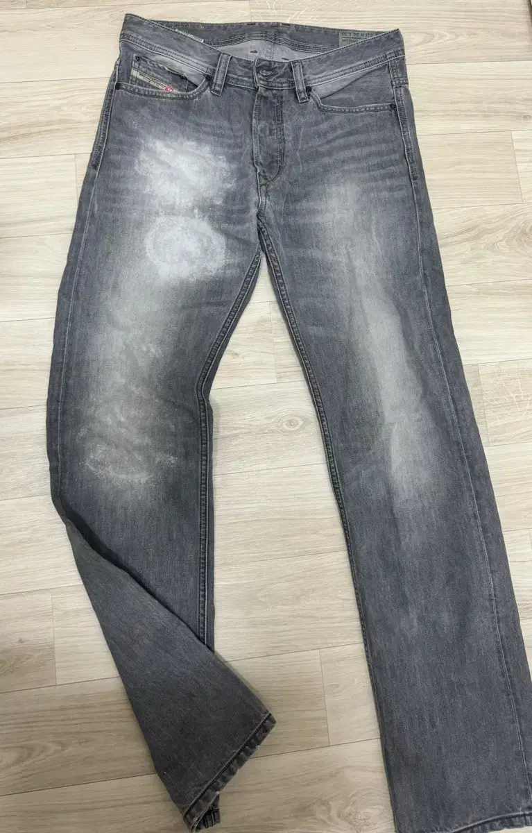 Diesel viker regular straight gray jeans