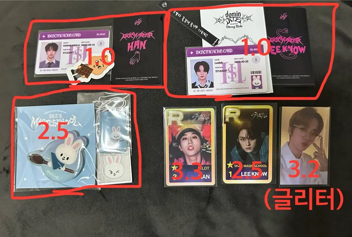 Straykids skz related merchandise and photocard lee know han