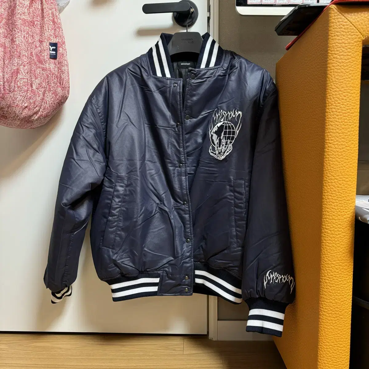 [ Massnow Virtual World Varsity Jacket Navy M (100-105) ]