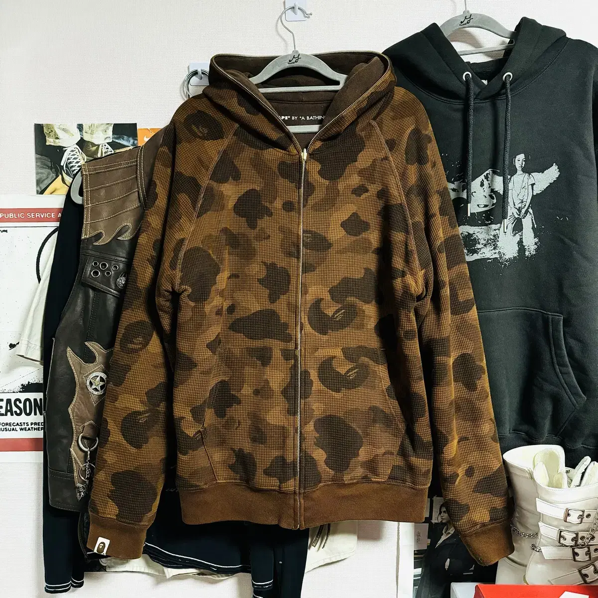 Vape Japan Yellowish Brown Camouflage Pattern Reversible Hooded Zip-Up T-Shirt L