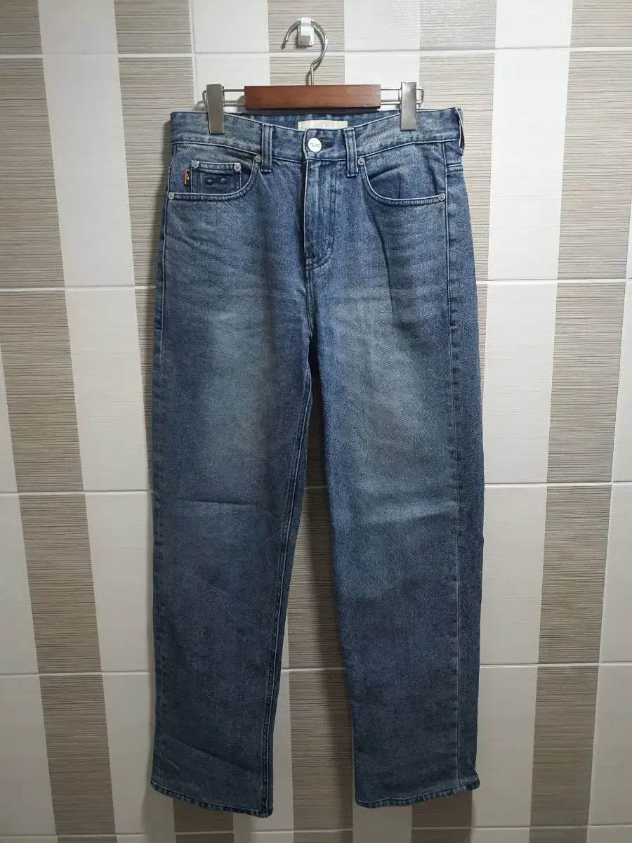 Genuine size 30 span jeans in flack jin!