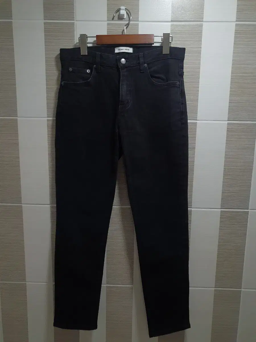 Brand New Gentleman's Instant Denim Genuine Size 29-30 Jeans!