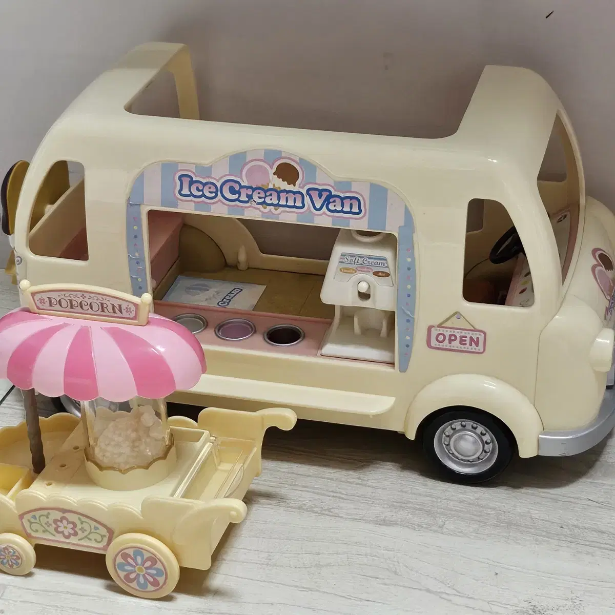 Bulk) Sylvanian Family Ice Cream Van Ben, Popcorn Cart Old Miniature Remnant