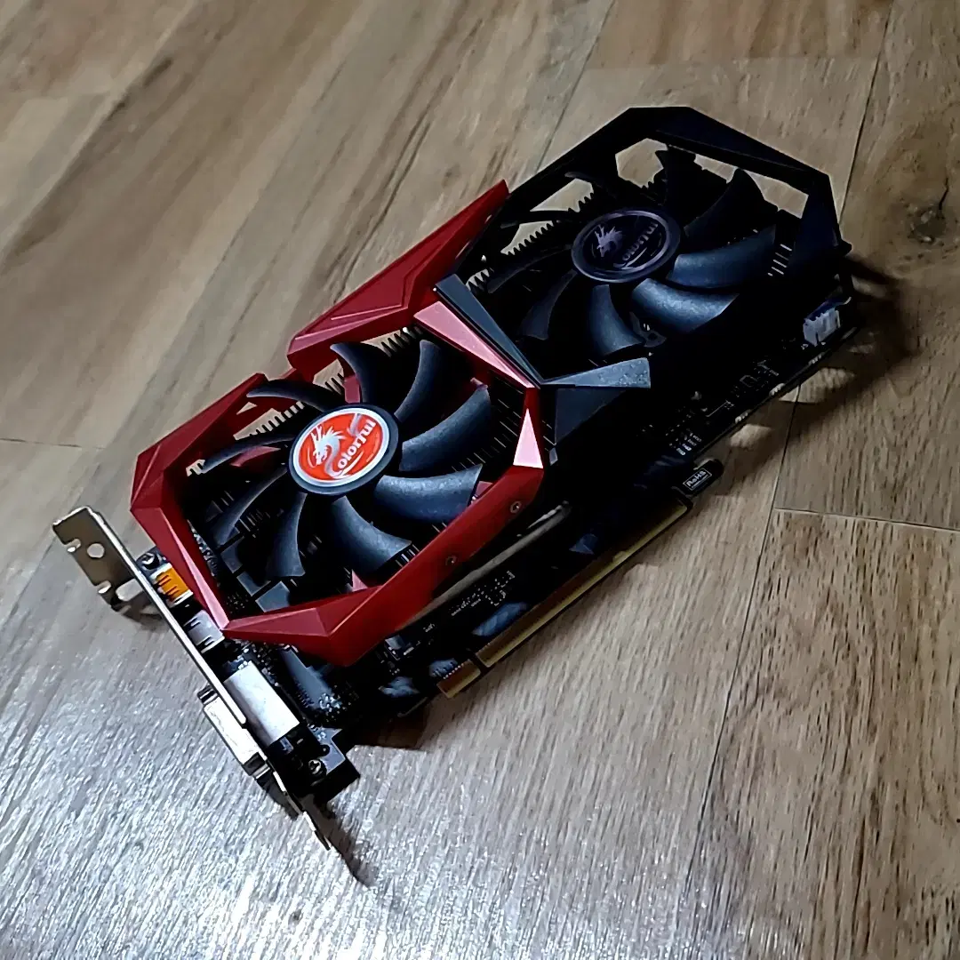 컬러풀 GTX 1050 Ti 4GB 판매합니다.