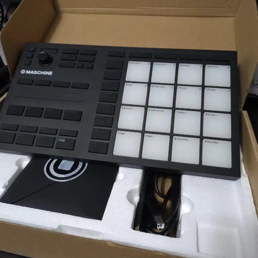 미디 컨트롤러 NI maschine micro