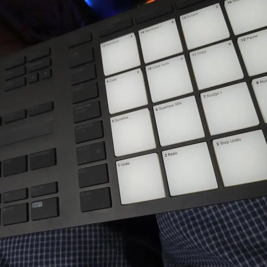 미디 컨트롤러 NI maschine micro