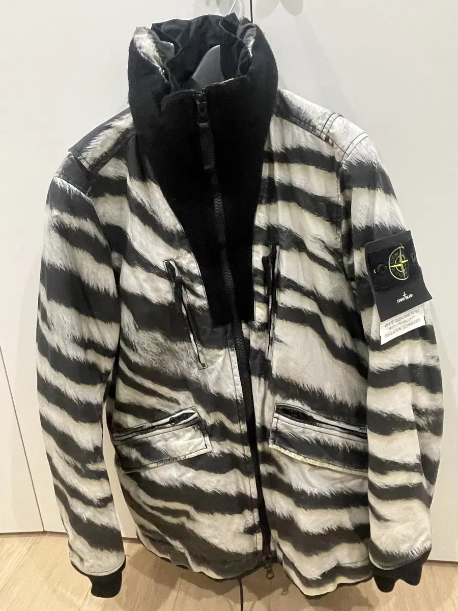 Stone Island White Tiger Camo M PrimaLoft Padding