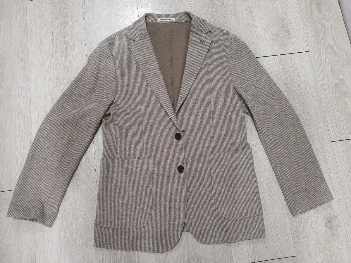 Kinlock. Knit jacket size 100