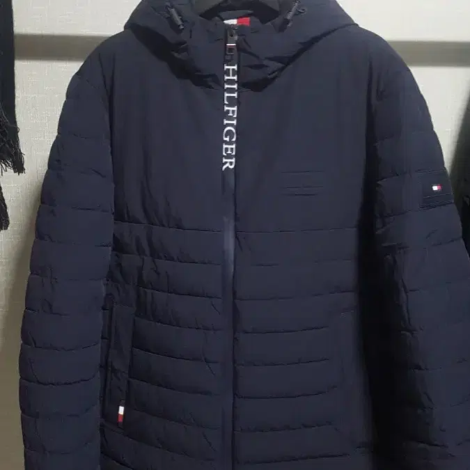 택포 95/100 S급 정품 TOMMY HILFIGER 경량 다운 패딩!