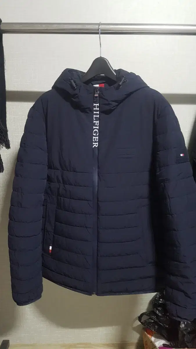 Genuine TOMMY HILFIGER lightweight down padding with taffeta 95/100 S grade!