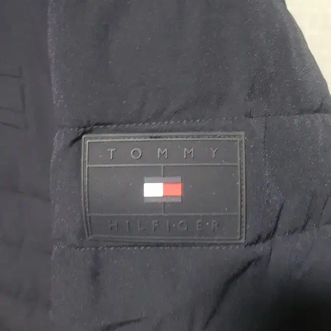 택포 95/100 S급 정품 TOMMY HILFIGER 경량 다운 패딩!