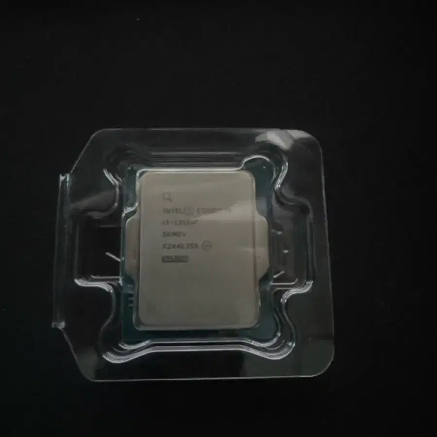 인텔 i3-13100f cpu 팝니다. (쿨러포함)