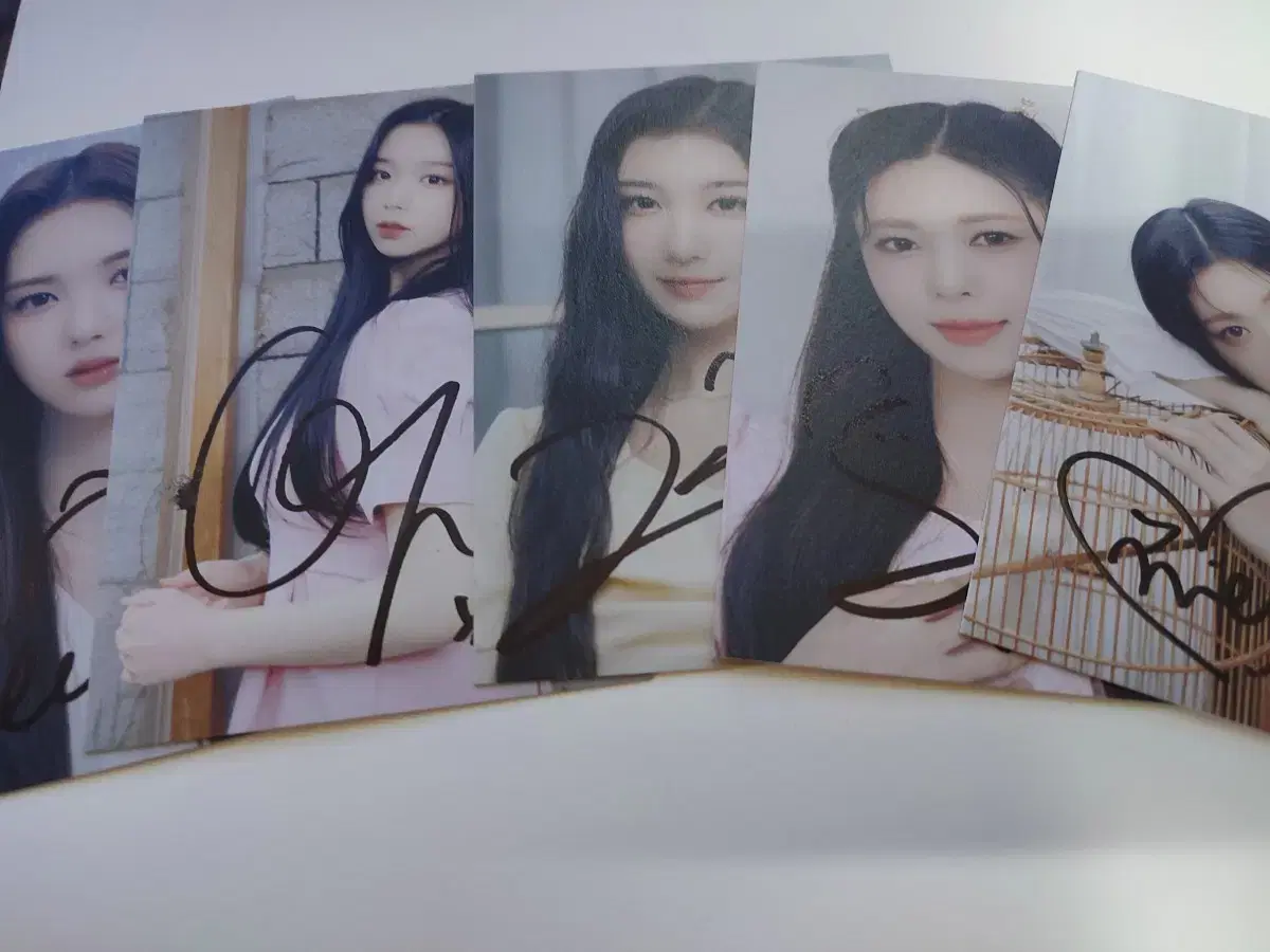 Triples aria autographed, unsigned platform album.