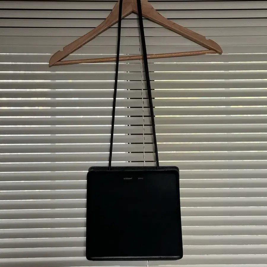 버단트서울/UNQUARED BAG/classic black