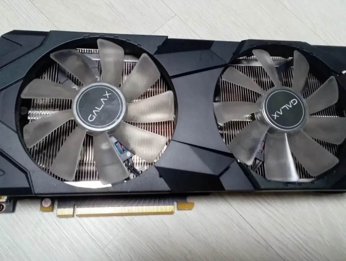 갤럭시 rtx2070 super ex 1 click oc 팝니다