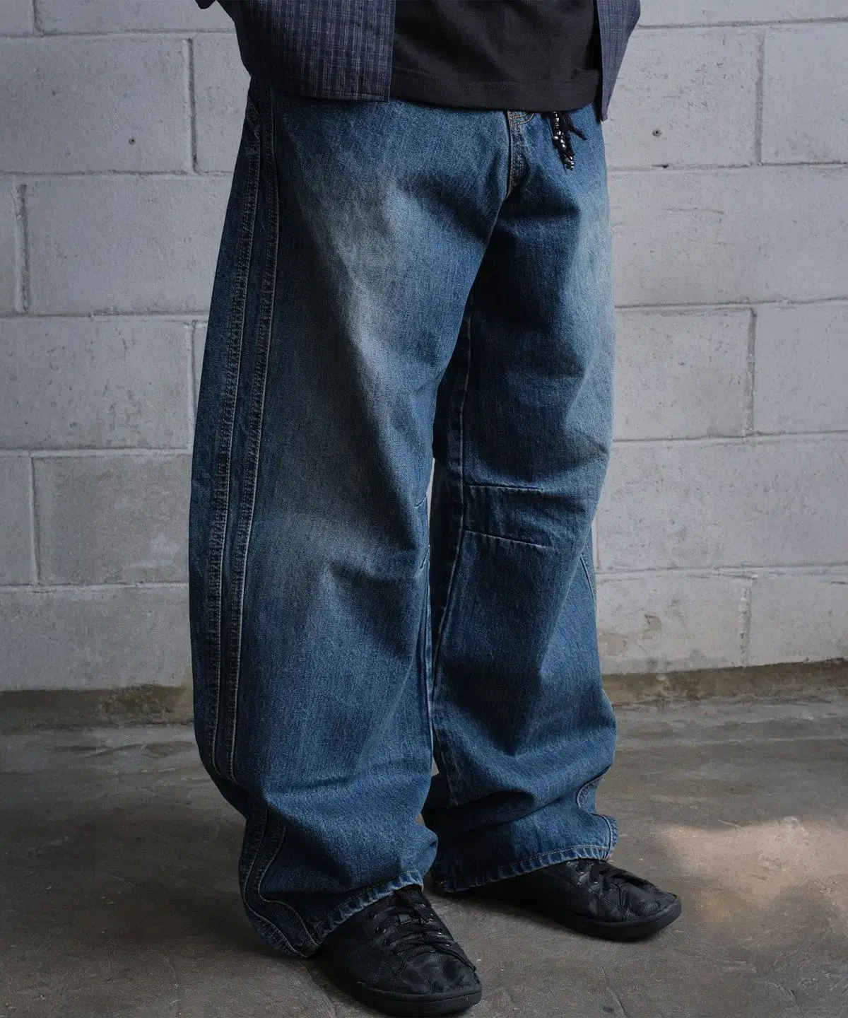 [2] Dive-In Curved Denim Pants Washed Dark Bloo