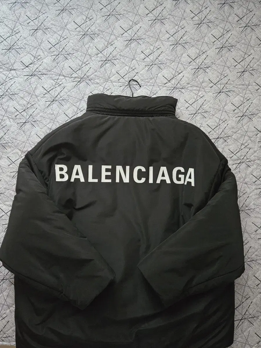 Balenciaga Back logo padded size 46