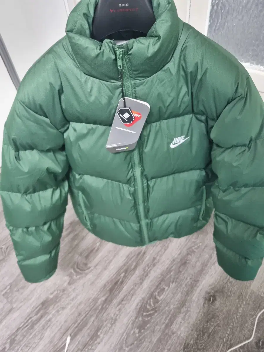 Nike Puffer Padded Green New