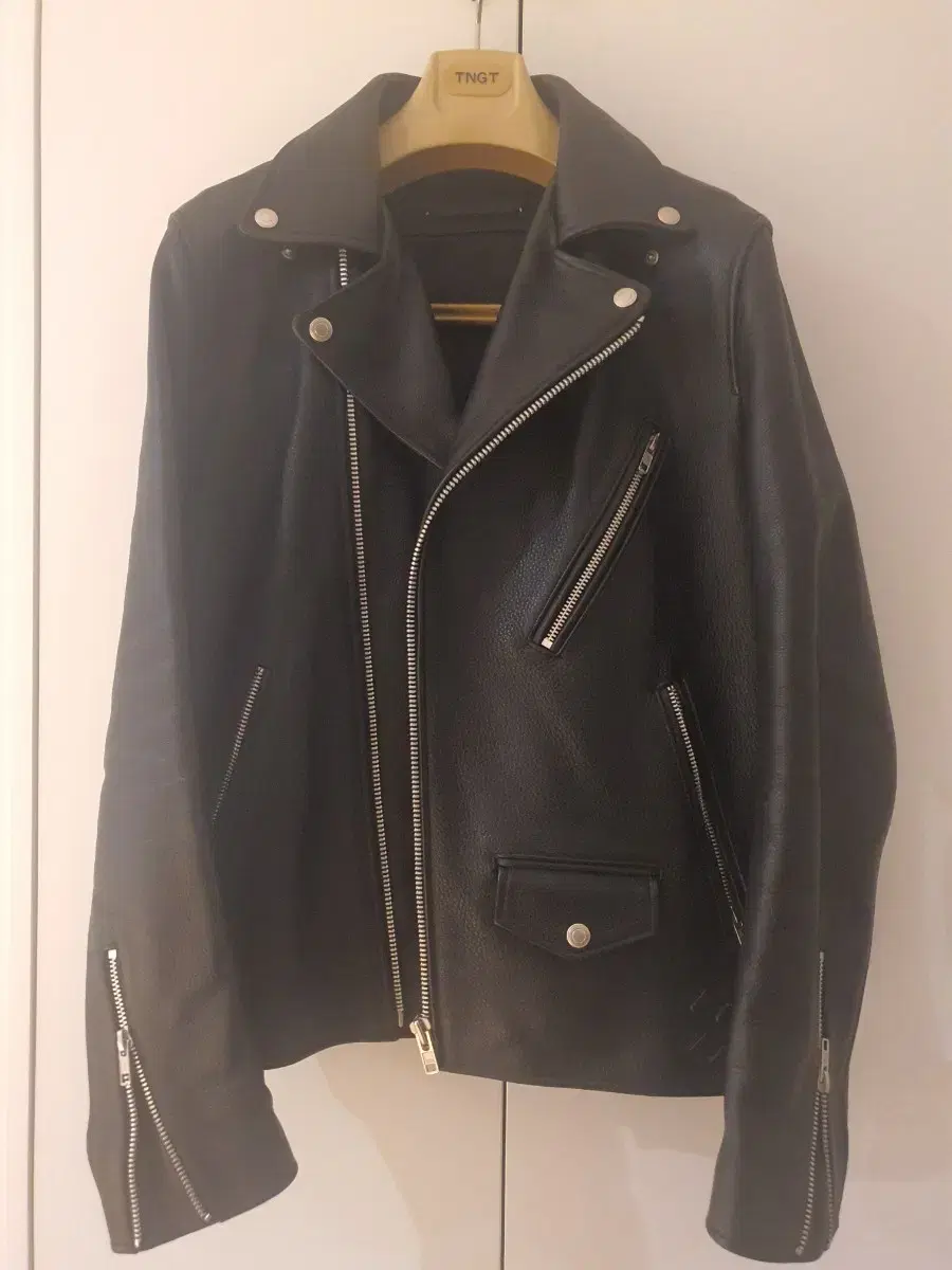 VivaStudio men's cowhide jacket for sale!