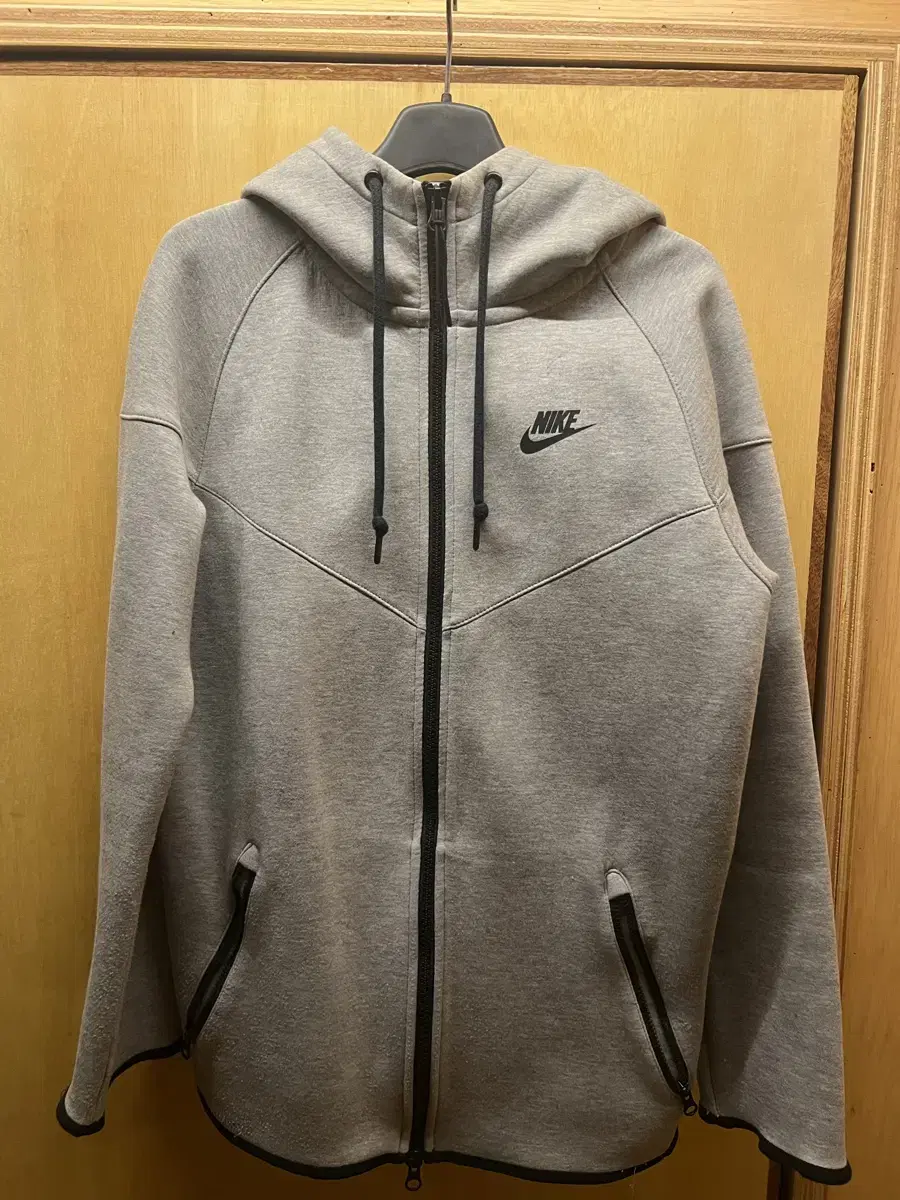 Nike TechPack Hooded Zip-Up Size 90