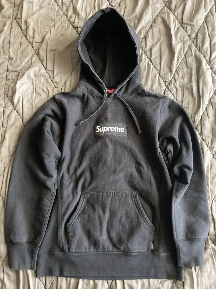 16fw Supreme Box Logo Hoodie Black (M) for sale.