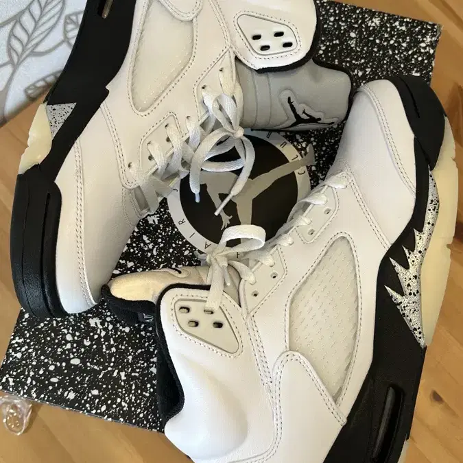 Jordan 5 Retro White and Black 조던 5 레트로