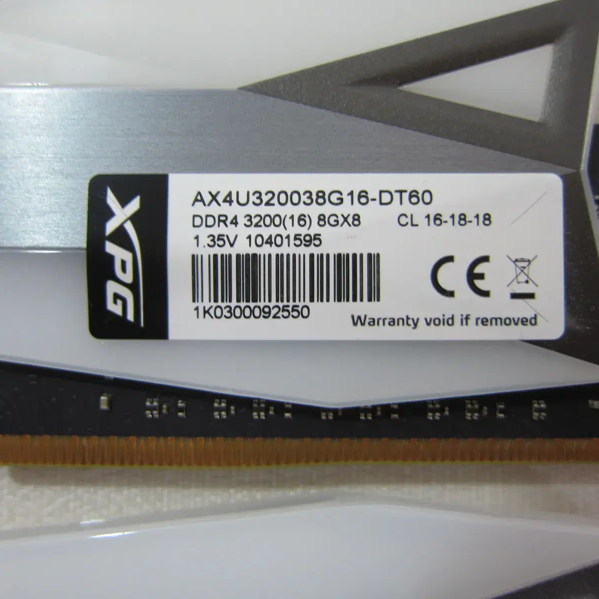 ADATA XPG DDR4-3200 CL16 RGB 32G(8Gx4)