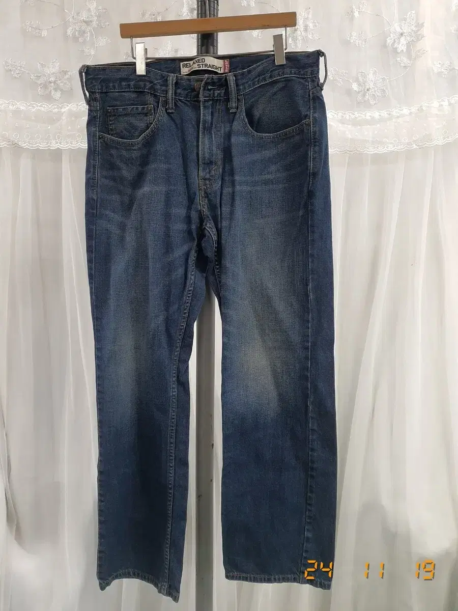 Levi's 559 Jeans 32