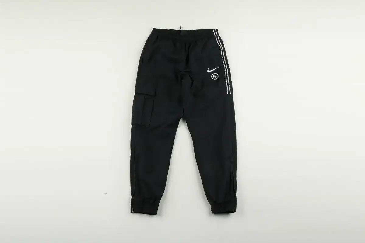 [L] Nike FC Swoosh Woven Jogger Pants