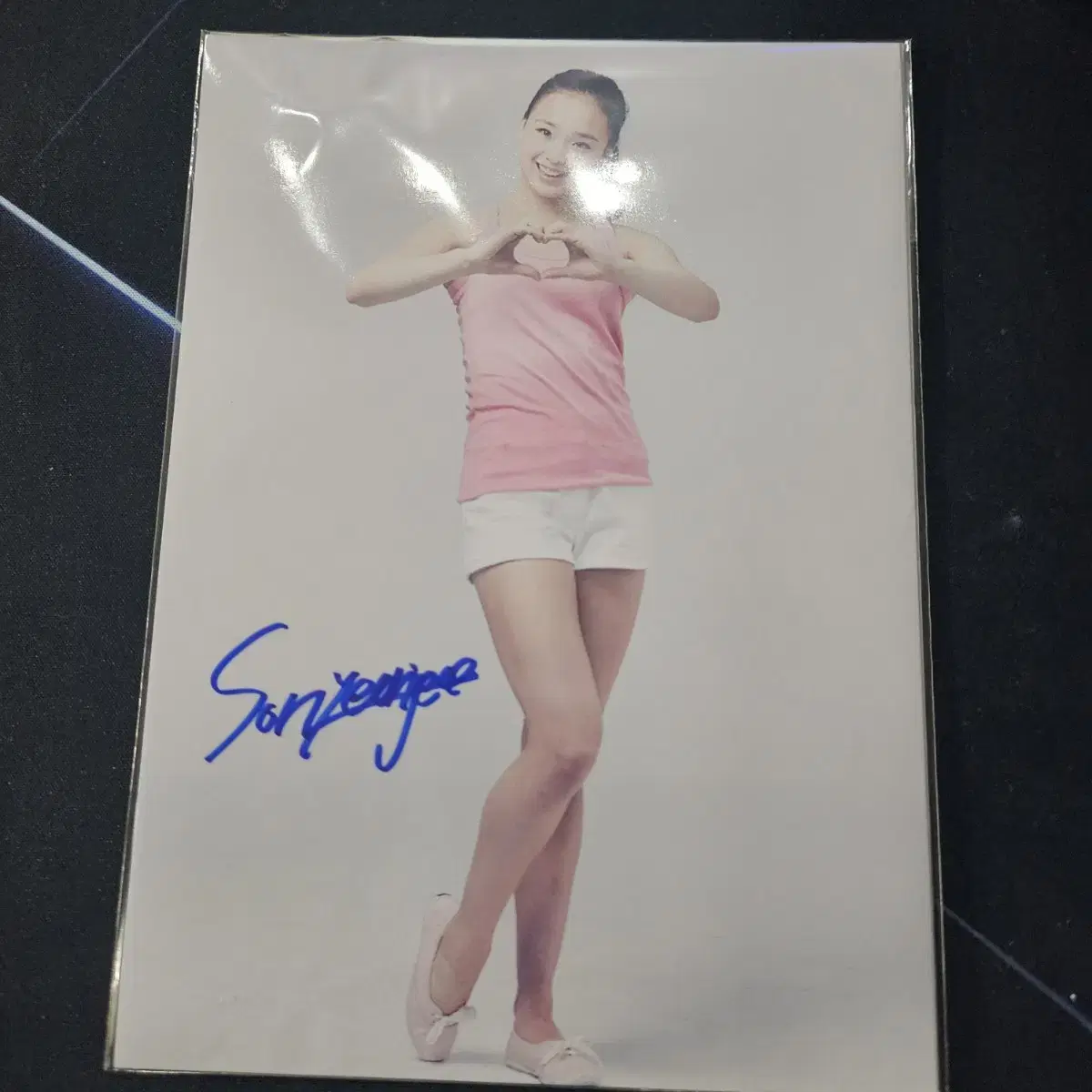 Son Yeon Jae autographed photo