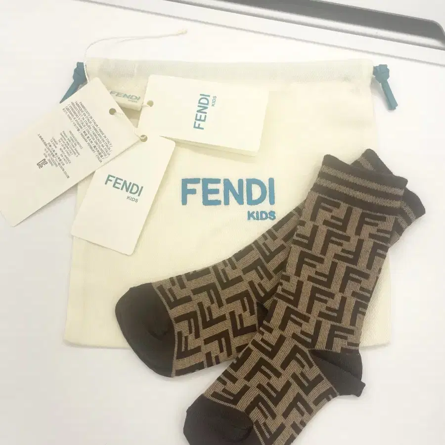 팬디 FENDI 키즈 양말 (12~24개월용)