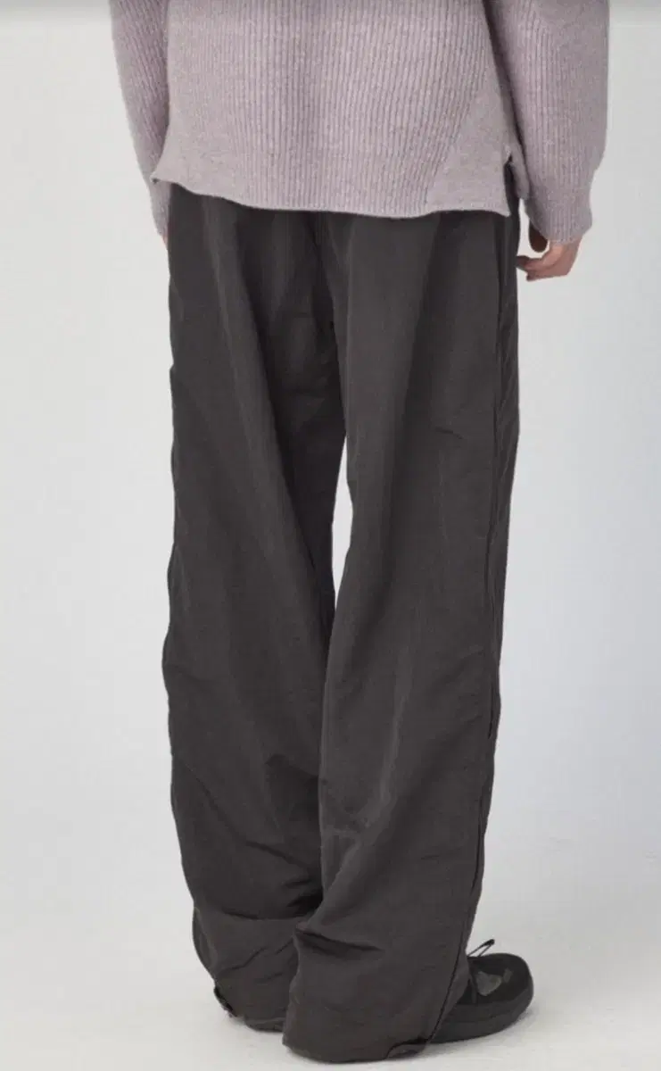 4) Hatching Room Technical Pants Charcoal