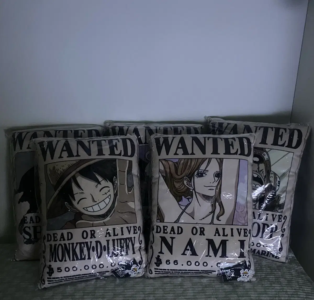 ONEPIECE Bounty poster sell cushions in bulk