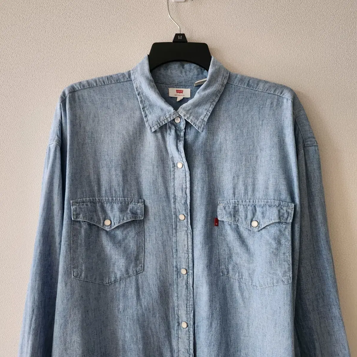 Levi's Chambray Shirt (M)