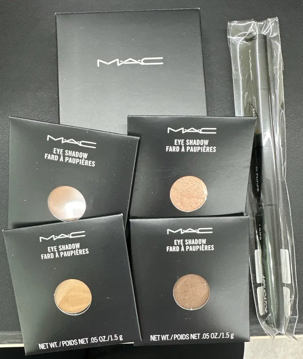 새상품)MAC 맥 4구 프로 아이섀도우 팔레트+브러쉬