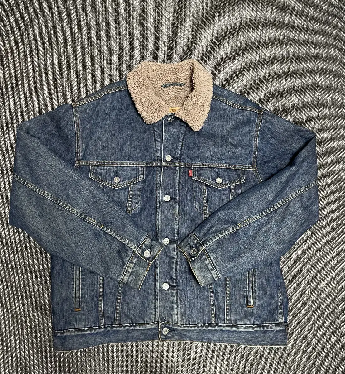 L] Levis]70502 Sherpa Tracker Jeans Jacket