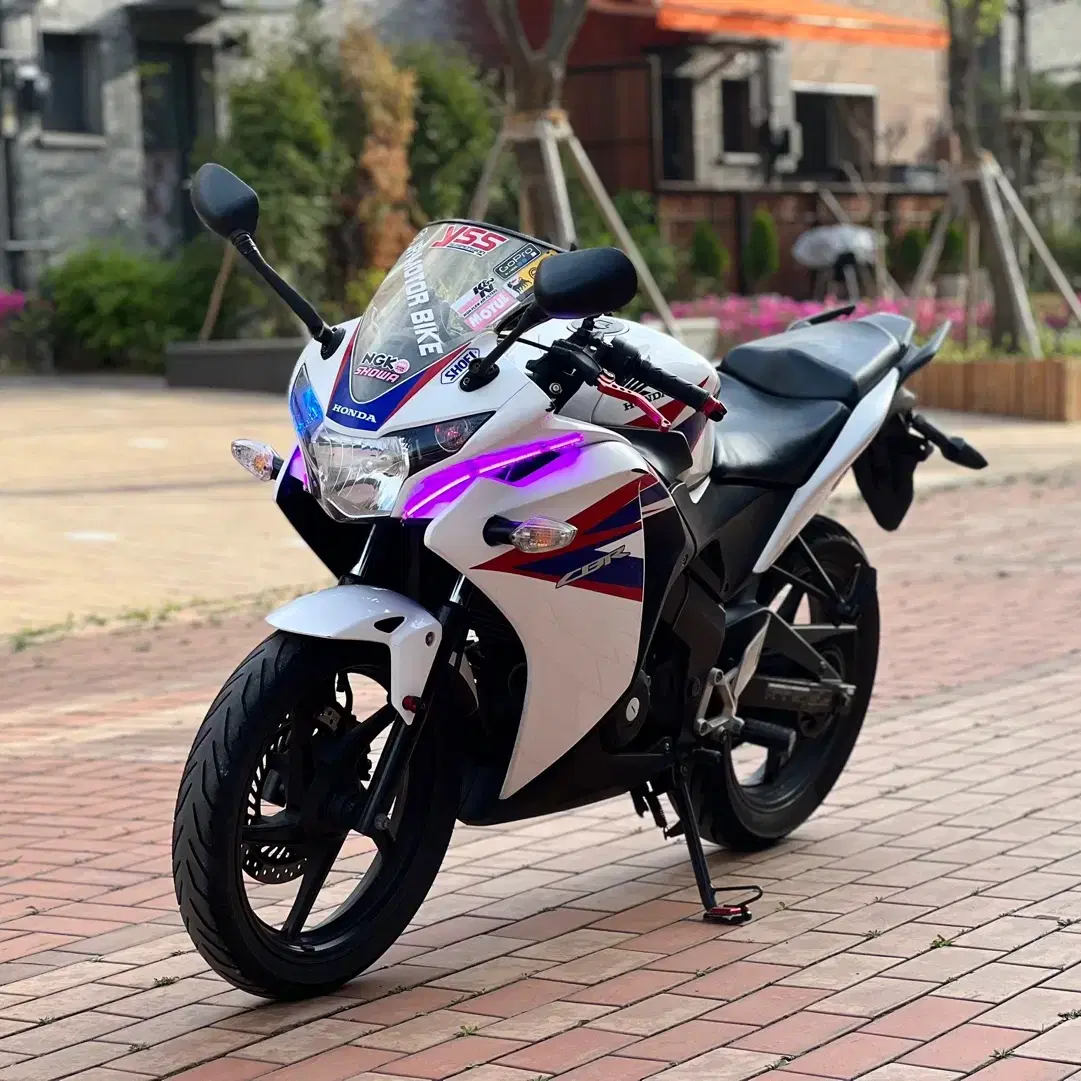 혼다 cbr125r 건담13년식 2만 순정차량 시세보다 저렴히 판매합니다