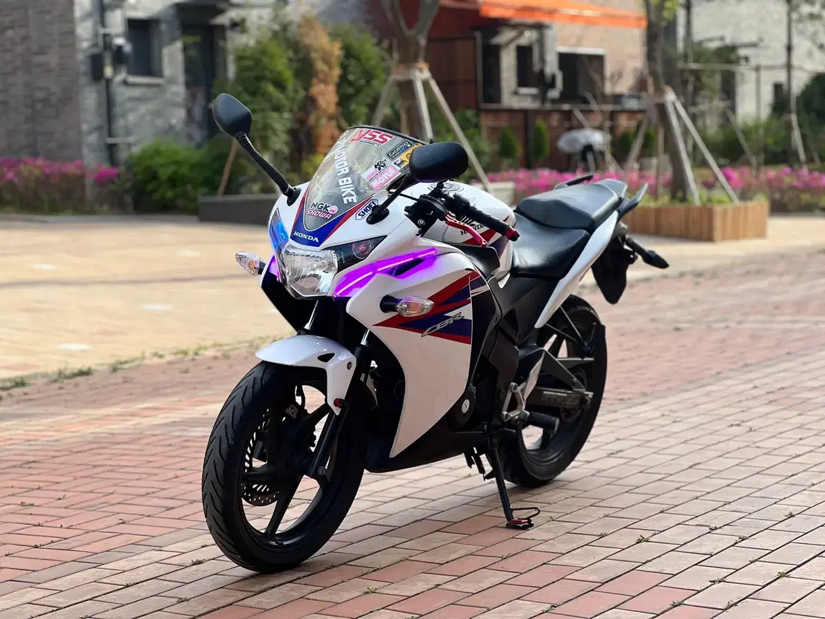 혼다 cbr125r 건담13년식 2만 순정차량 시세보다 저렴히 판매합니다