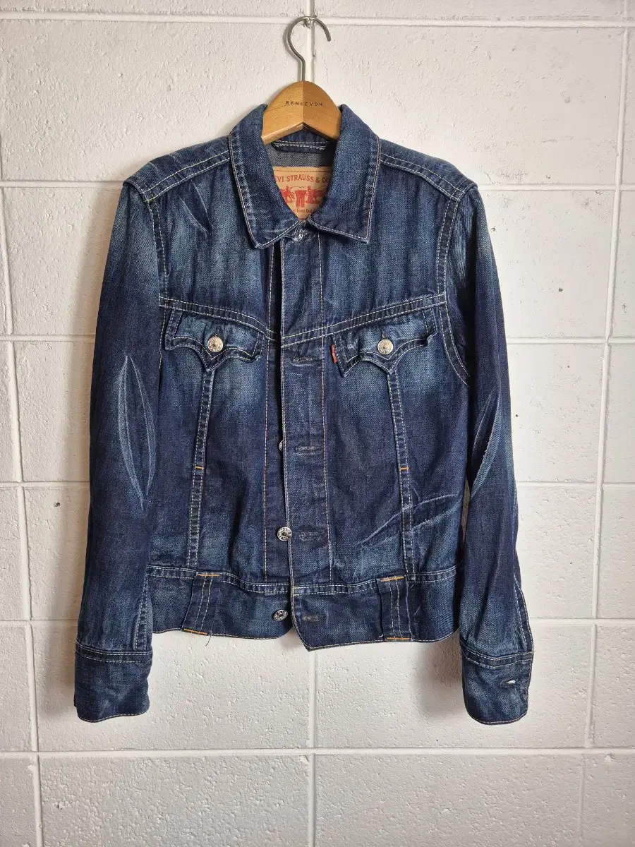 100 ) Levi's Type One denim jacket for sale