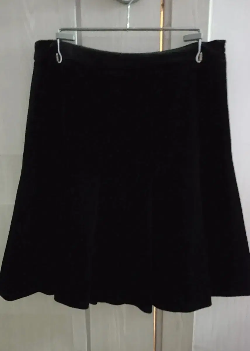 (Unworn) SI Velvet Skirt 55