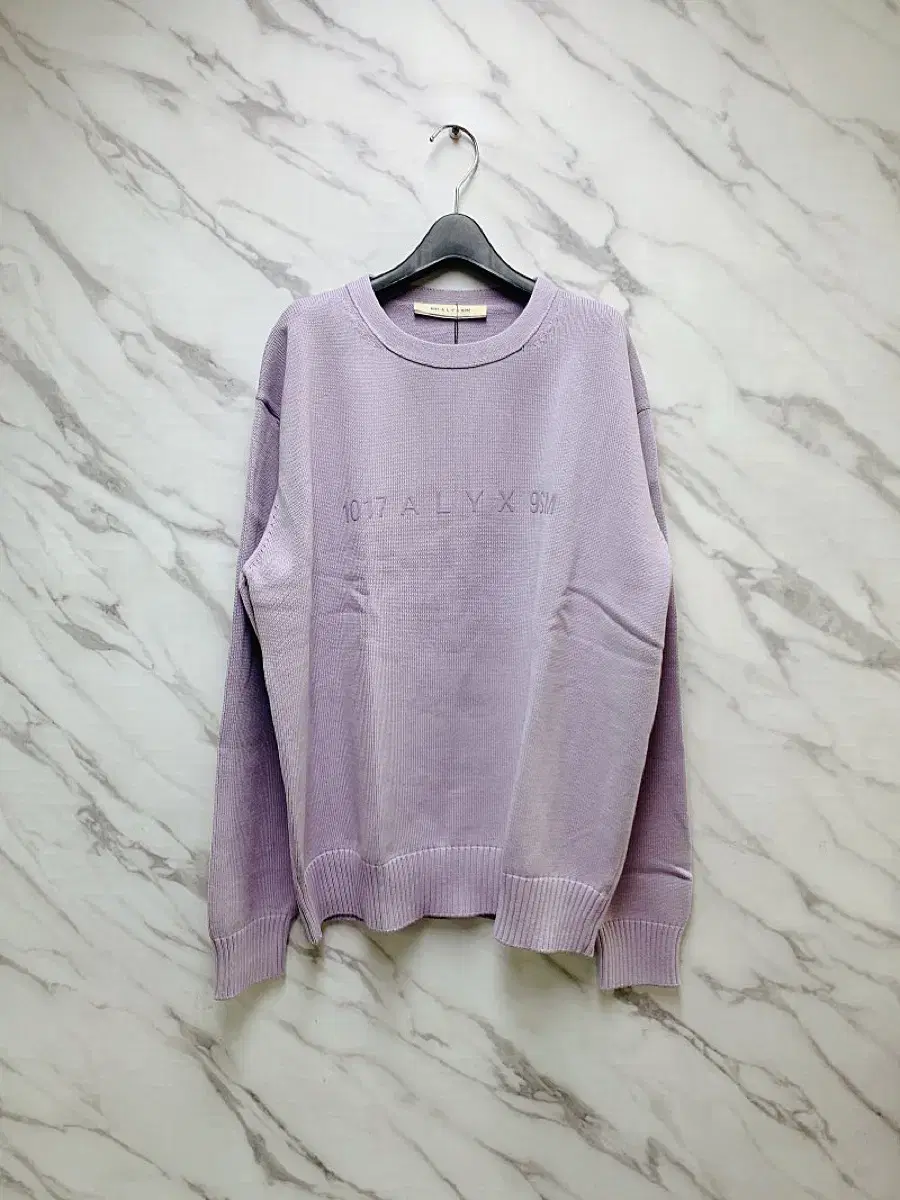 (Genuine/New) Alix Men's Lilac Logo Basic Knit Sweater