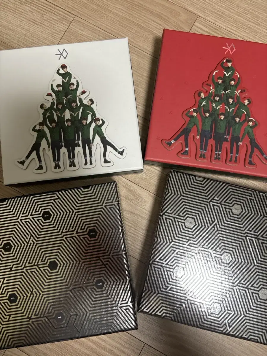 EXO December's miracle winter album, Addiction album sells (photocard included)