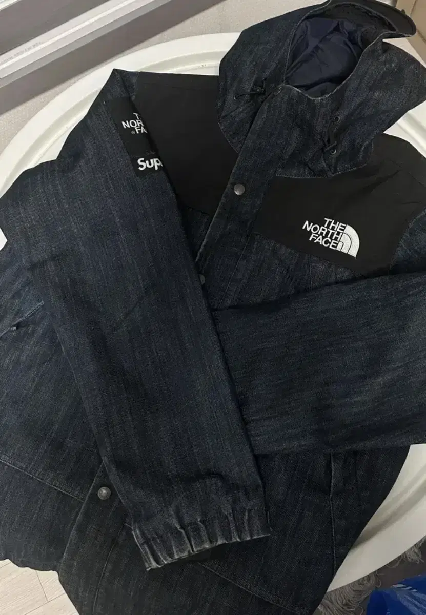 Supreme x North Face Schno Denim Dotshot M size sells