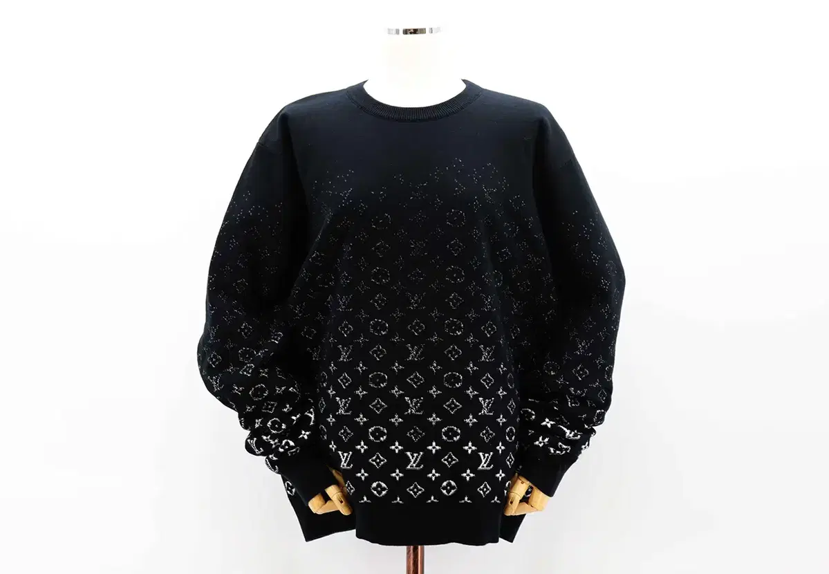 [착한중고명품부산점] Louis Vuitton Monogram Degraded Crewneck Knit Condition S