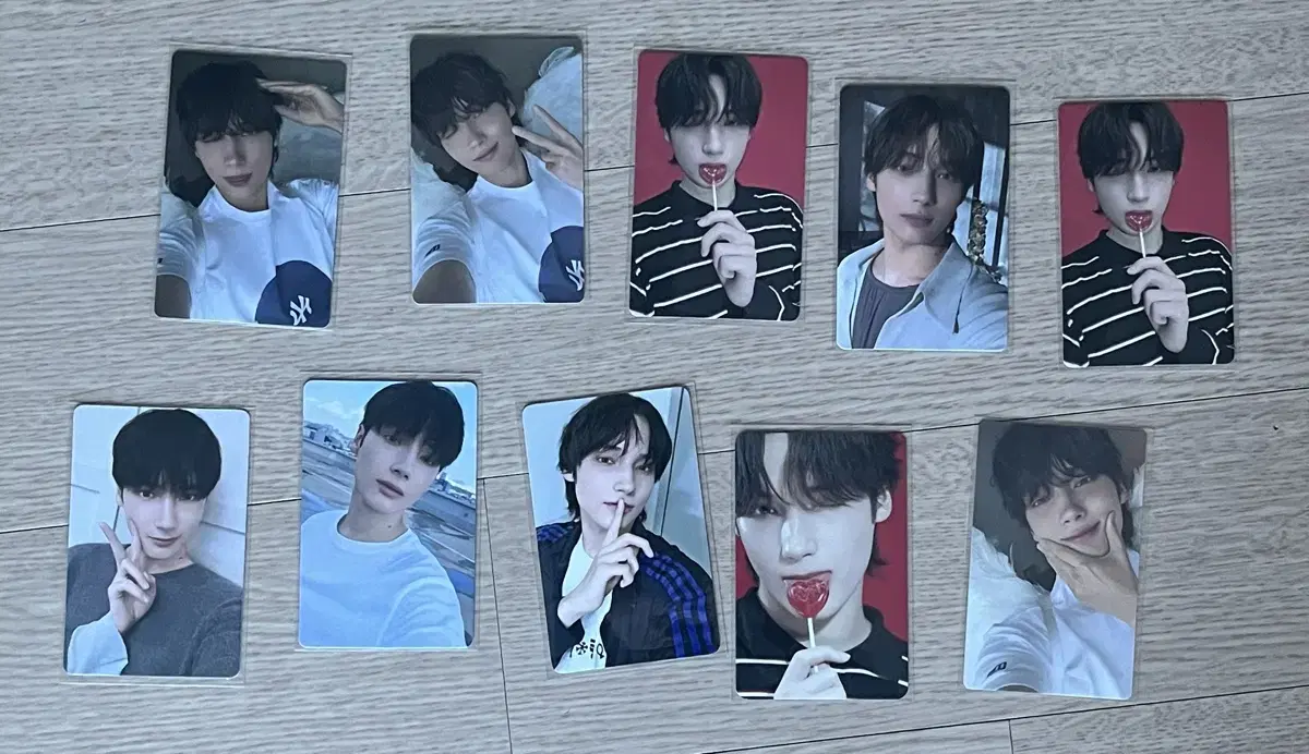 Hueningkai Sanctuary photocard in bulk