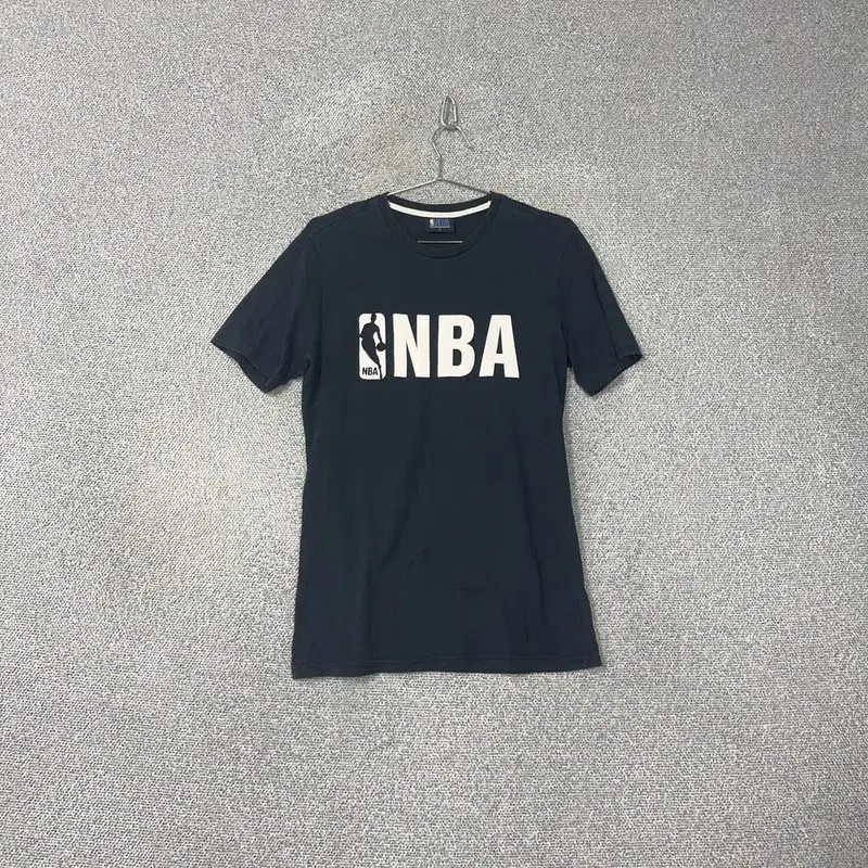 NBA Printed Logo Short Sleeve Tee L