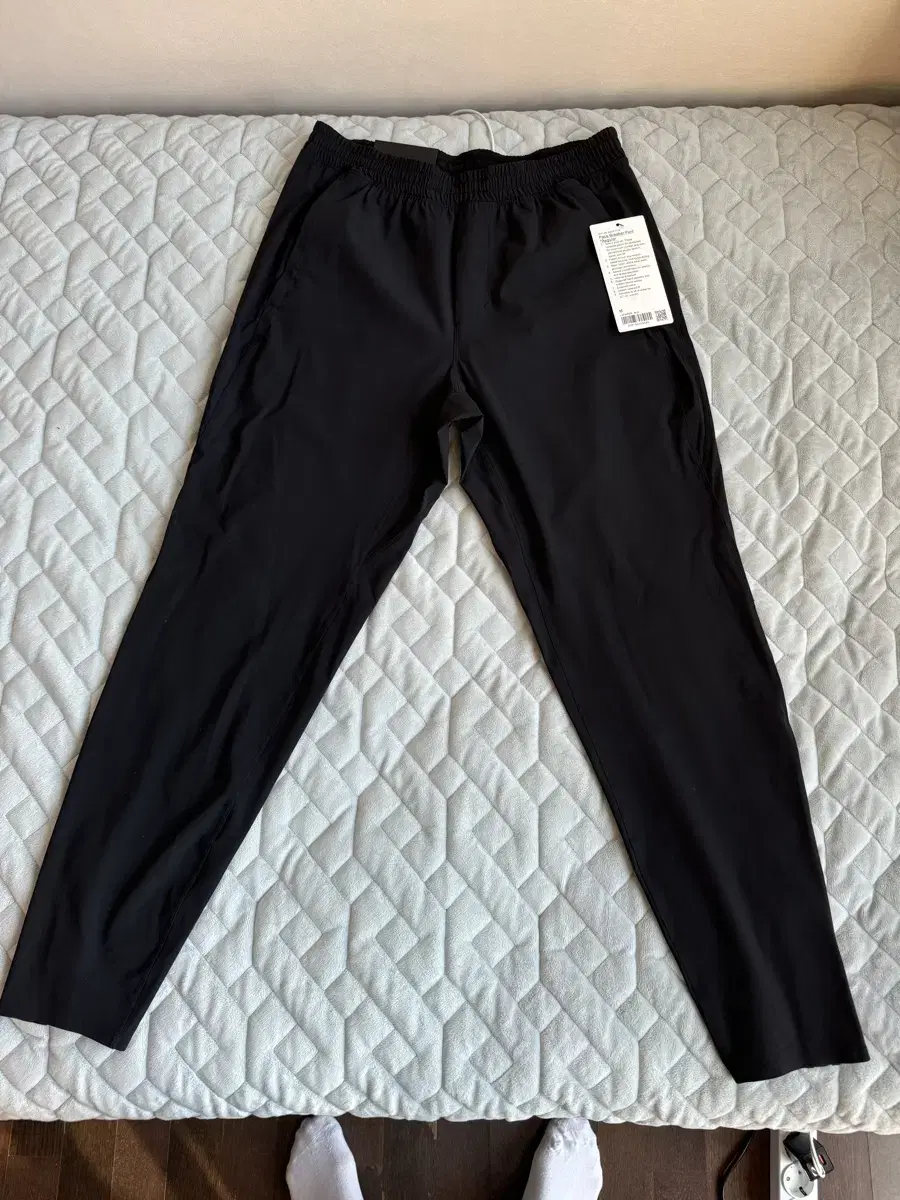 Lululemon Face Breaker men's pants black size M new for sale.